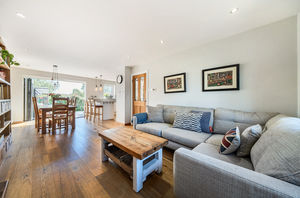 Lounge and dining- click for photo gallery